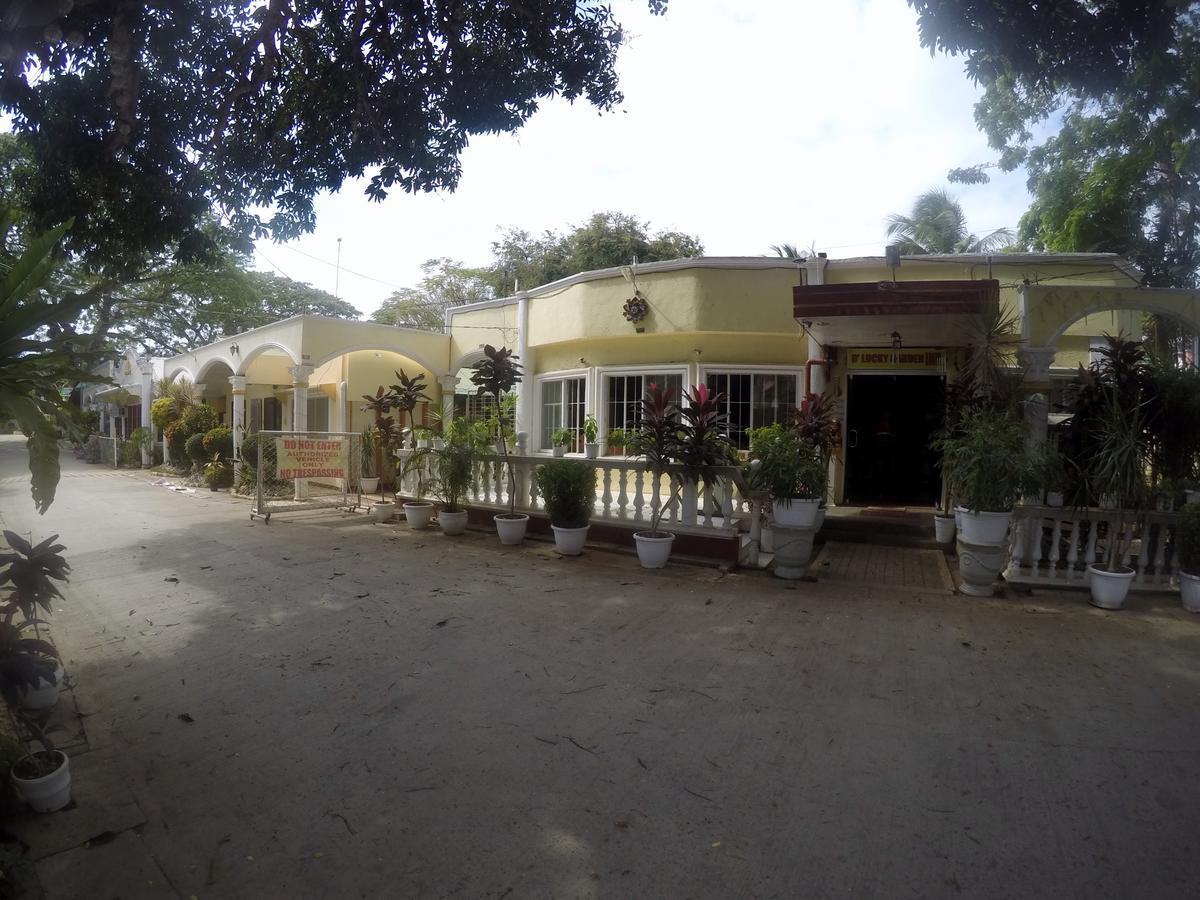 D'Lucky Garden Inn & Suites Tiniguiban Екстер'єр фото