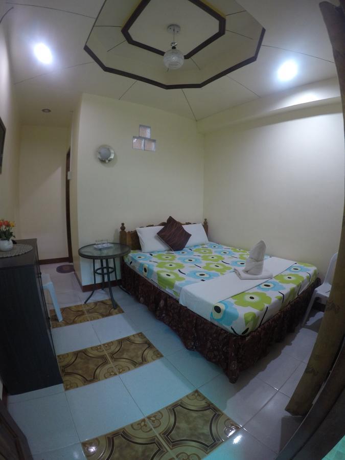 D'Lucky Garden Inn & Suites Tiniguiban Екстер'єр фото