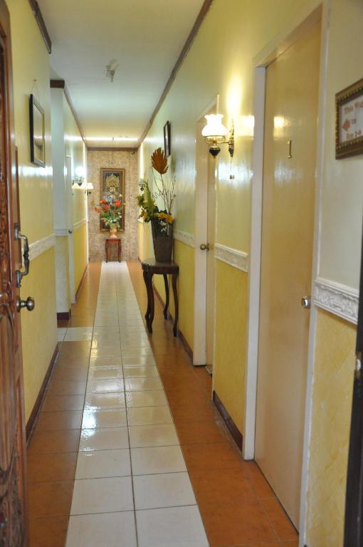 D'Lucky Garden Inn & Suites Tiniguiban Екстер'єр фото