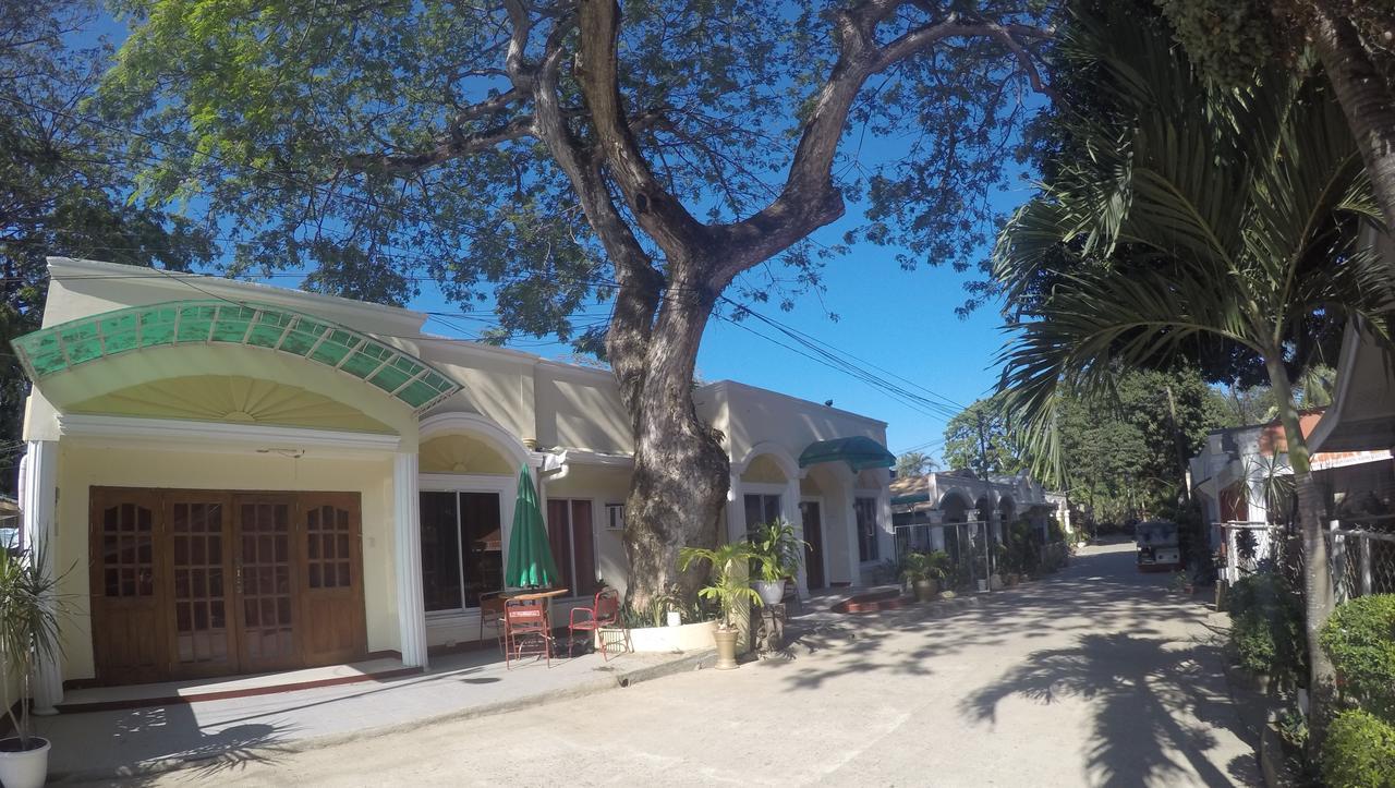 D'Lucky Garden Inn & Suites Tiniguiban Екстер'єр фото