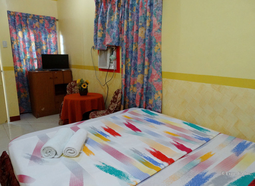 D'Lucky Garden Inn & Suites Tiniguiban Екстер'єр фото