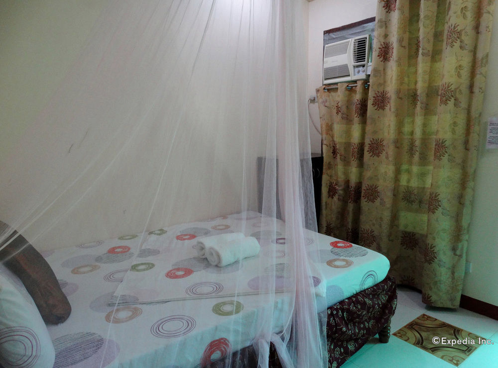 D'Lucky Garden Inn & Suites Tiniguiban Екстер'єр фото