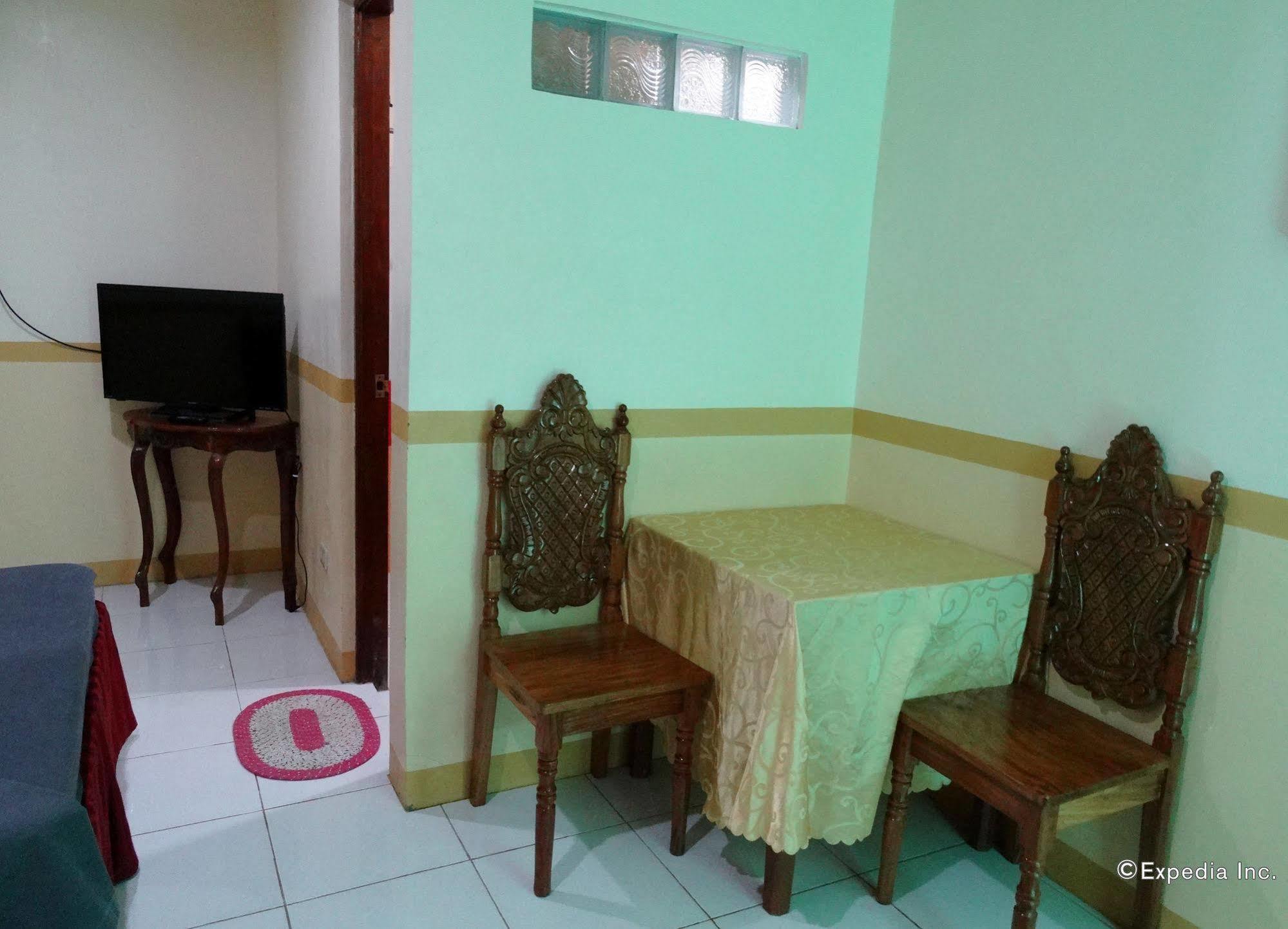 D'Lucky Garden Inn & Suites Tiniguiban Екстер'єр фото