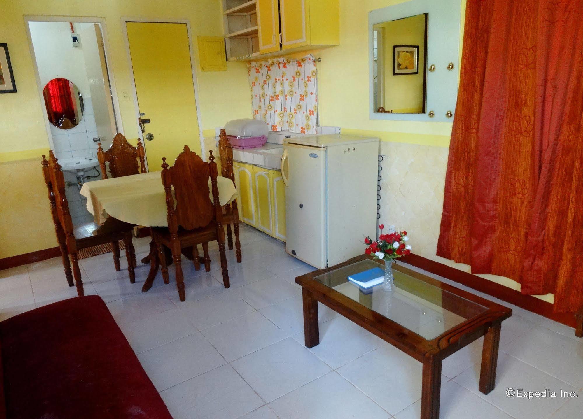 D'Lucky Garden Inn & Suites Tiniguiban Екстер'єр фото