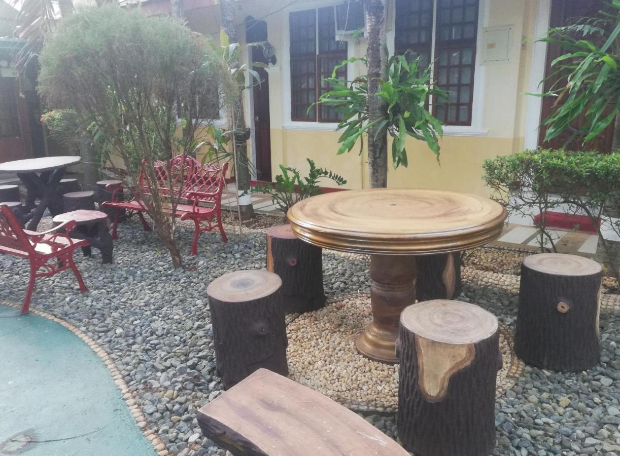 D'Lucky Garden Inn & Suites Tiniguiban Екстер'єр фото